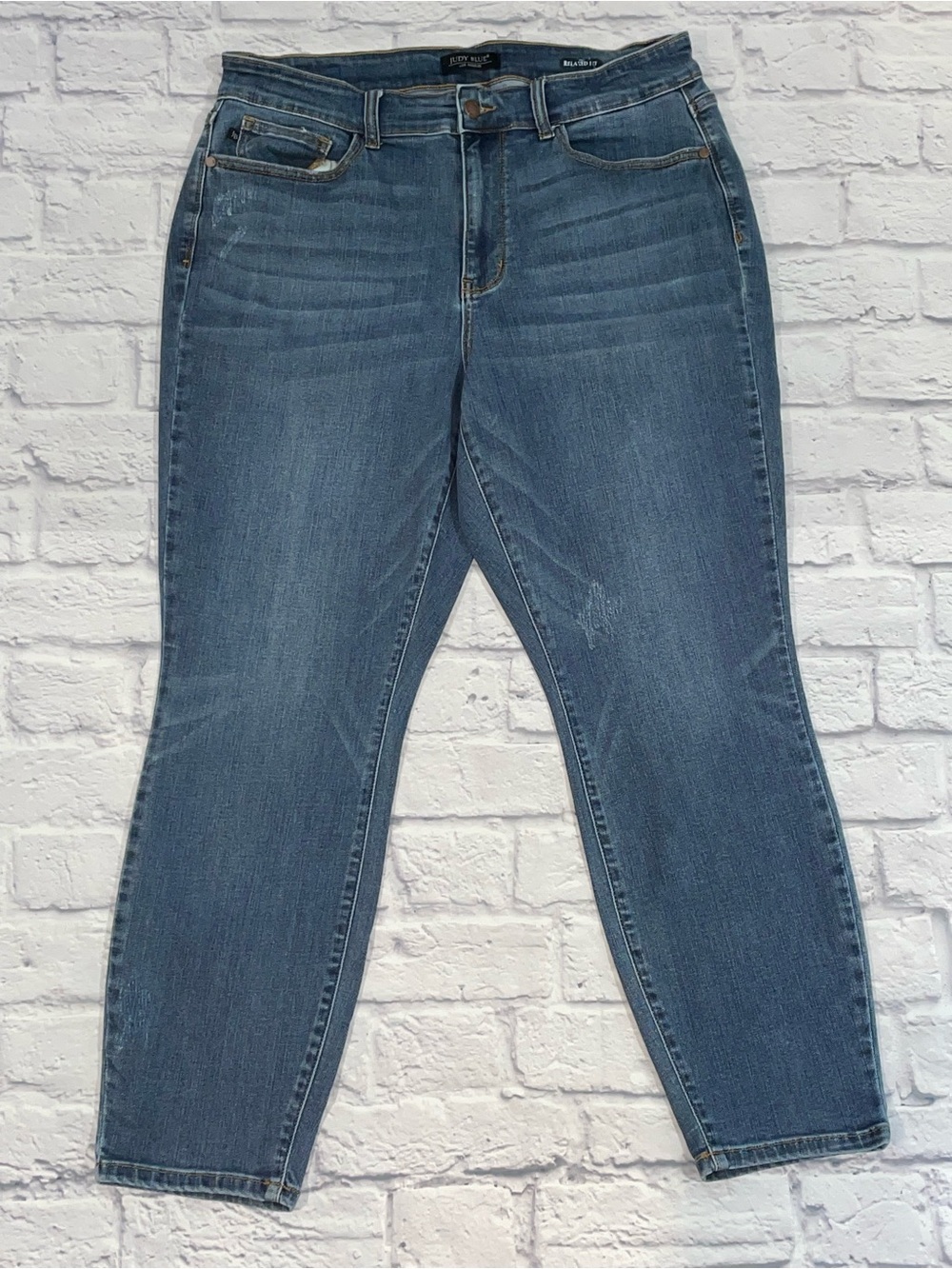 Judy Blue Mid Rise Cropped Relaxed Fit Jeans. Size 16W(Short)